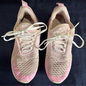 Nike Pink Sneakers Streamlined Design